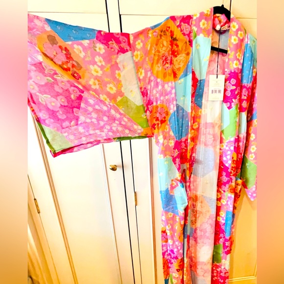 SPELL ..Freda Robe . NWT. Gorgeous Piece to add to your collection. Size S/M. - Picture 6 of 12